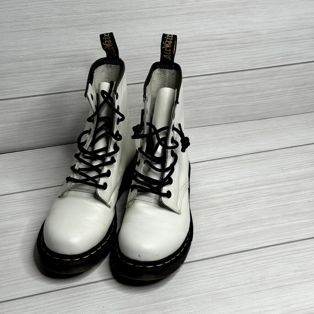 Dr. Martens 1460 White Smooth Leather 8-Eye Combat Boots Women 7 Grunge Festival